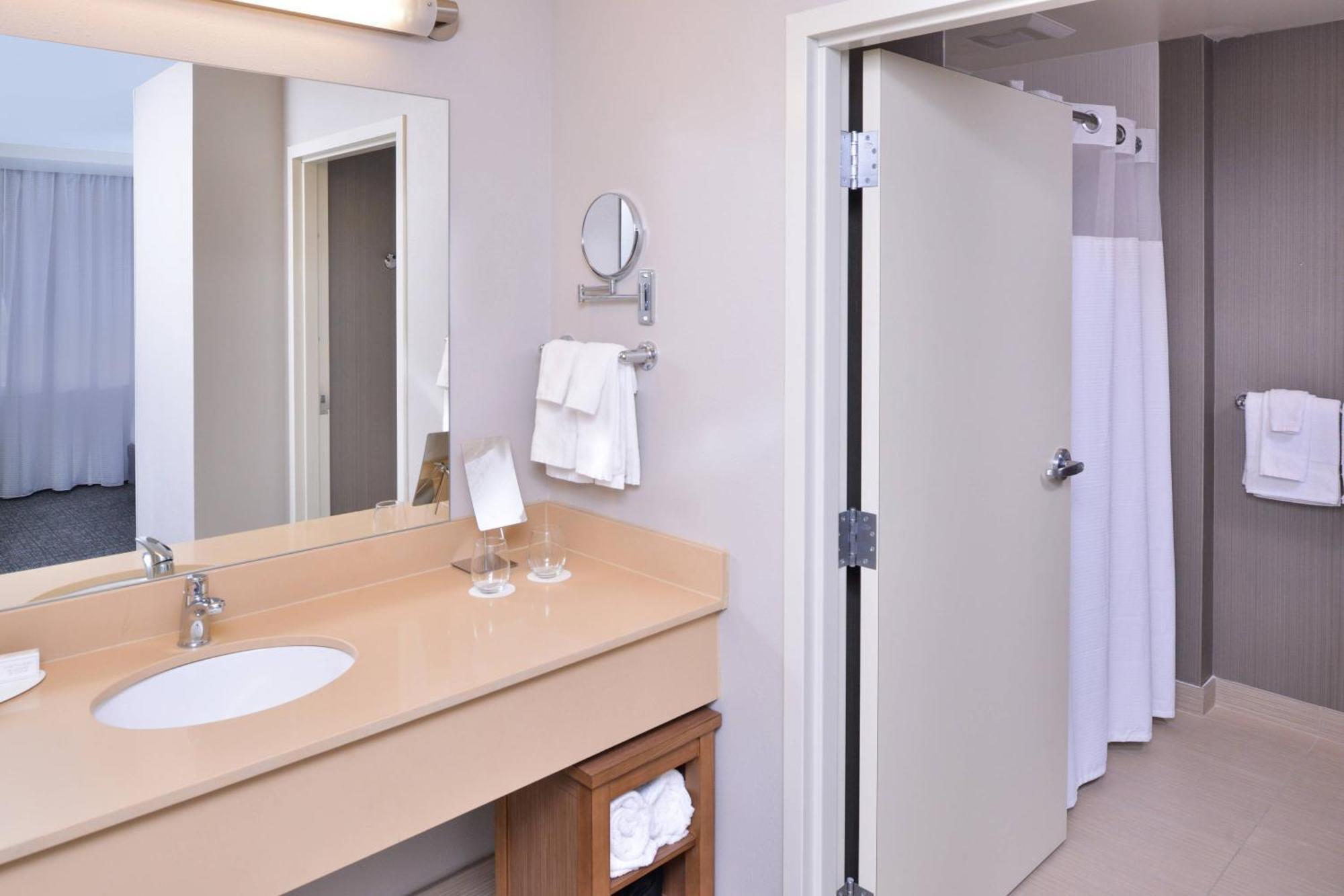 Courtyard By Marriott Columbus Grove City Buitenkant foto
